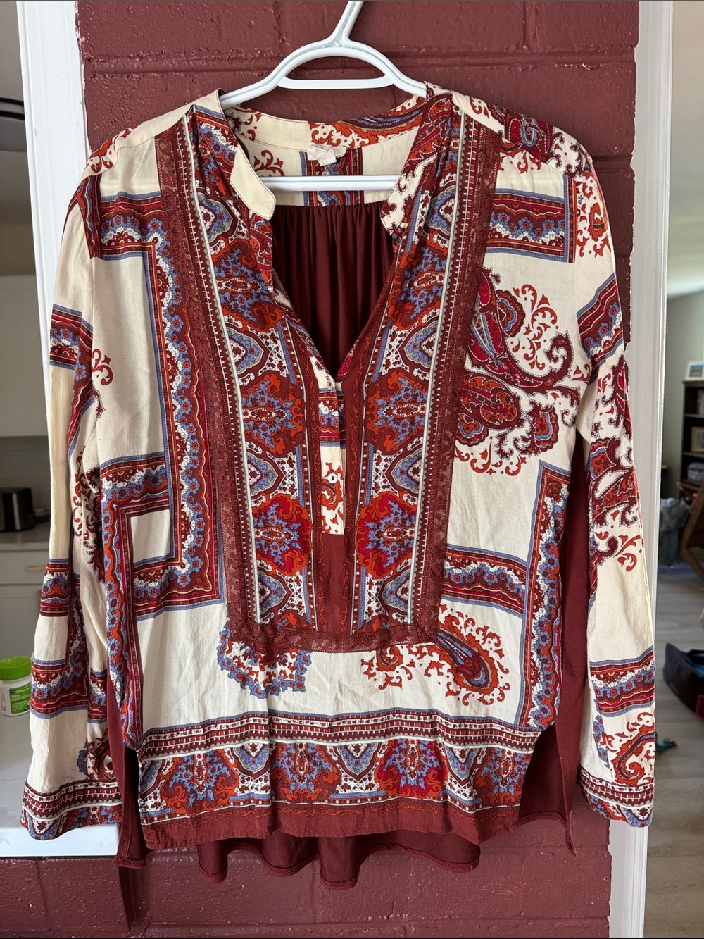 Tiny Anthropologie Bohemian Cream and Burgundy Paisley Print V-Neck Tunic Small